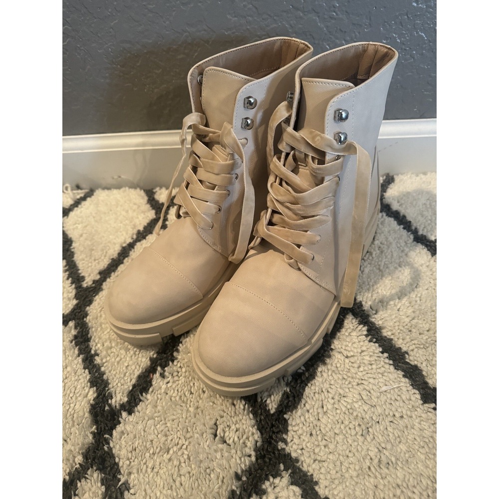 Shu Shop Zola Lug Sole Combat Boots Size 7.5 Ivory Super Cute